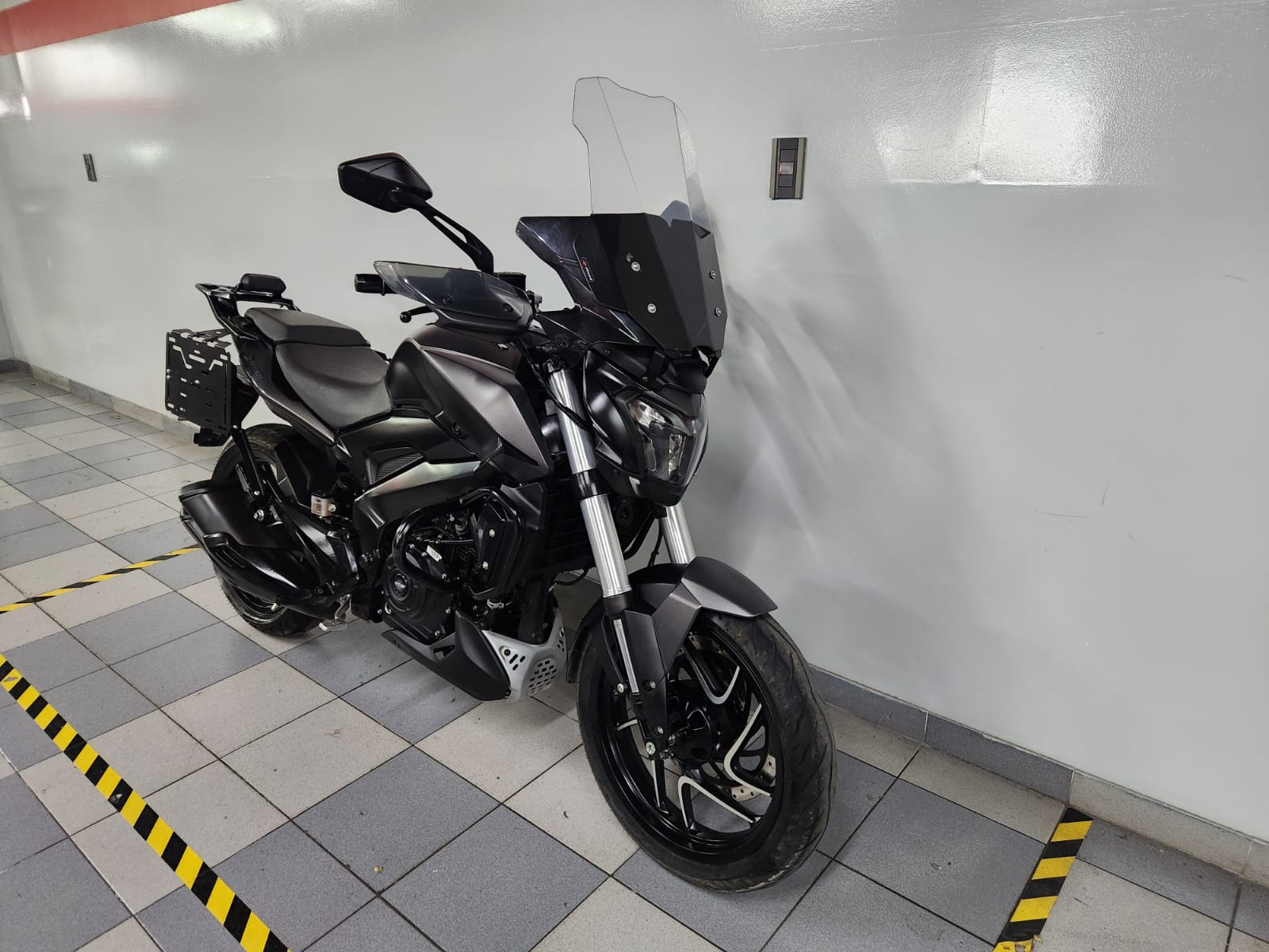 BAJAJ DOMINAR 400 TOURER 2023