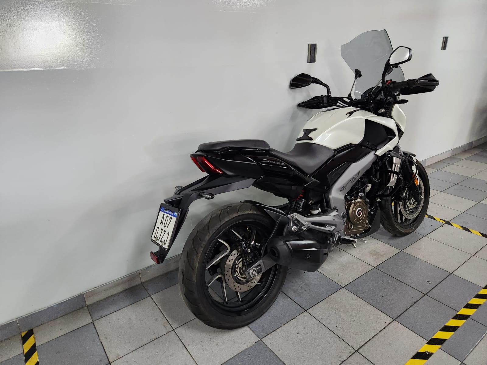 BAJAJ DOMINAR 400 2017