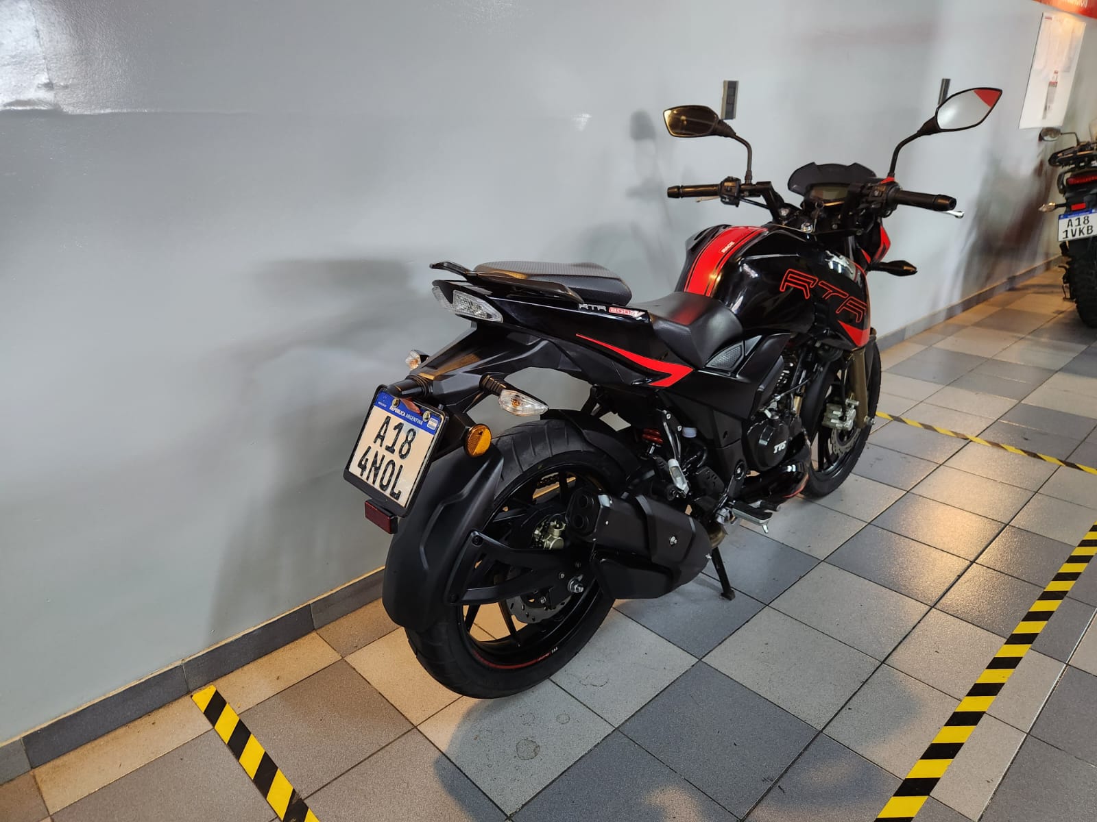 TVS RTR 200 2021