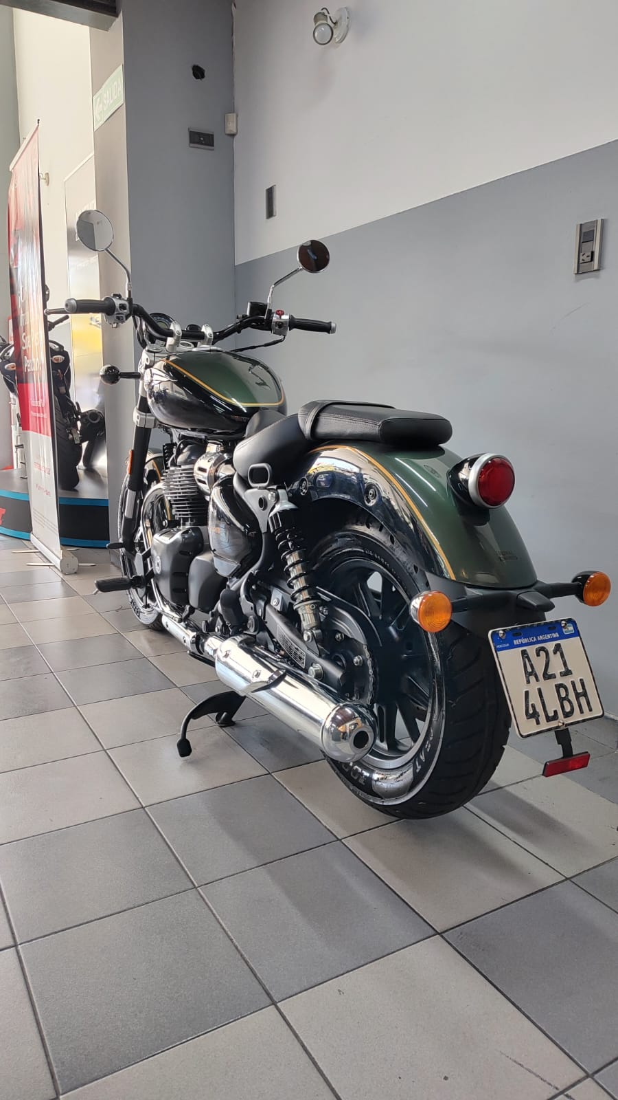 Royal Enfield Super Meteor 650 2024