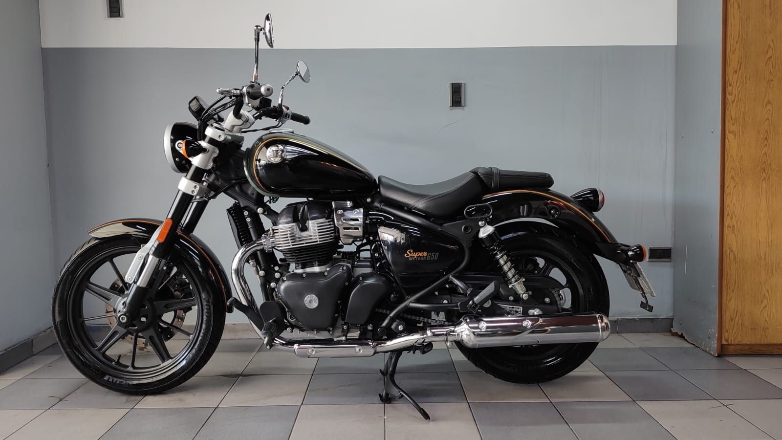 Royal Enfield Super Meteor 650 2024