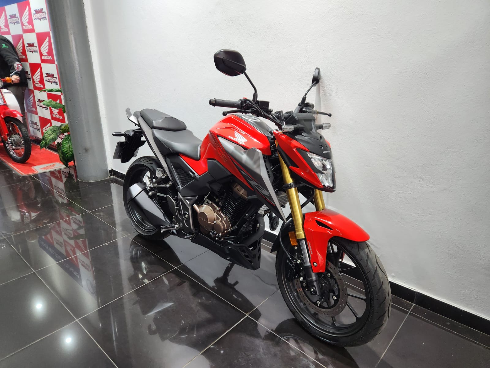 Honda CB300F Twister 2023